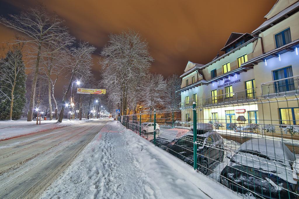Parkowy Dworek Рабка Екстер'єр фото