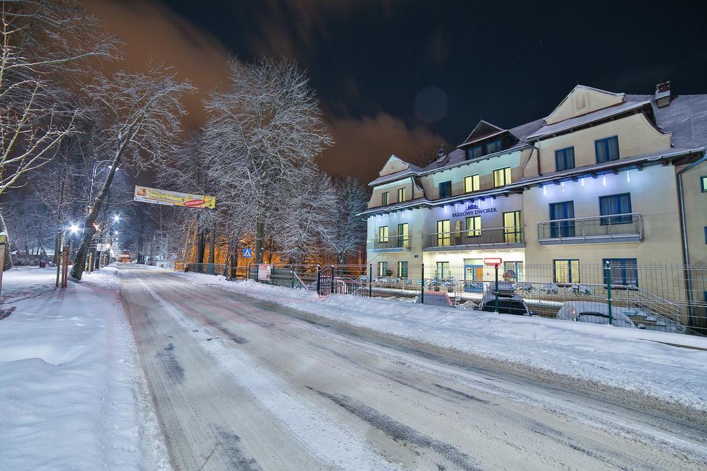 Parkowy Dworek Рабка Екстер'єр фото