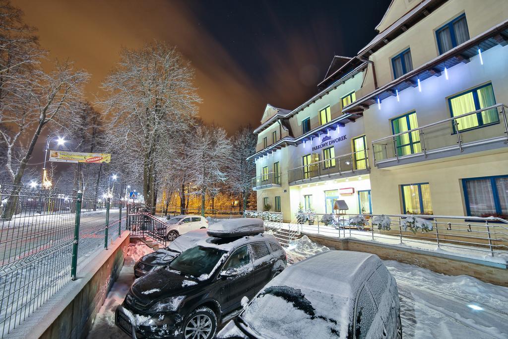 Parkowy Dworek Рабка Екстер'єр фото