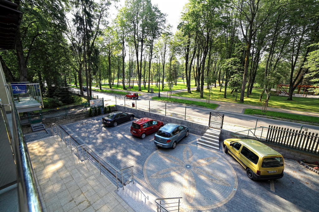 Parkowy Dworek Рабка Номер фото